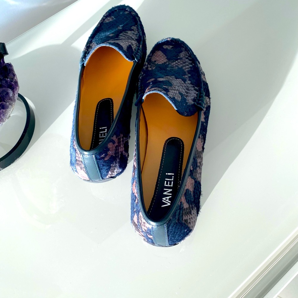 Vaneli driving shoes! Only wore twice! Gorgeous! Very comfortable😊